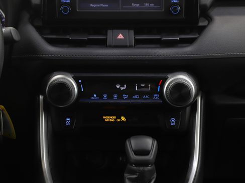 Used 2019 Toyota RAV4 LE w/ All Weather Liner Package image 17