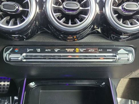 Used 2022 Mercedes-Benz GLB 35 AMG 4MATIC image 37