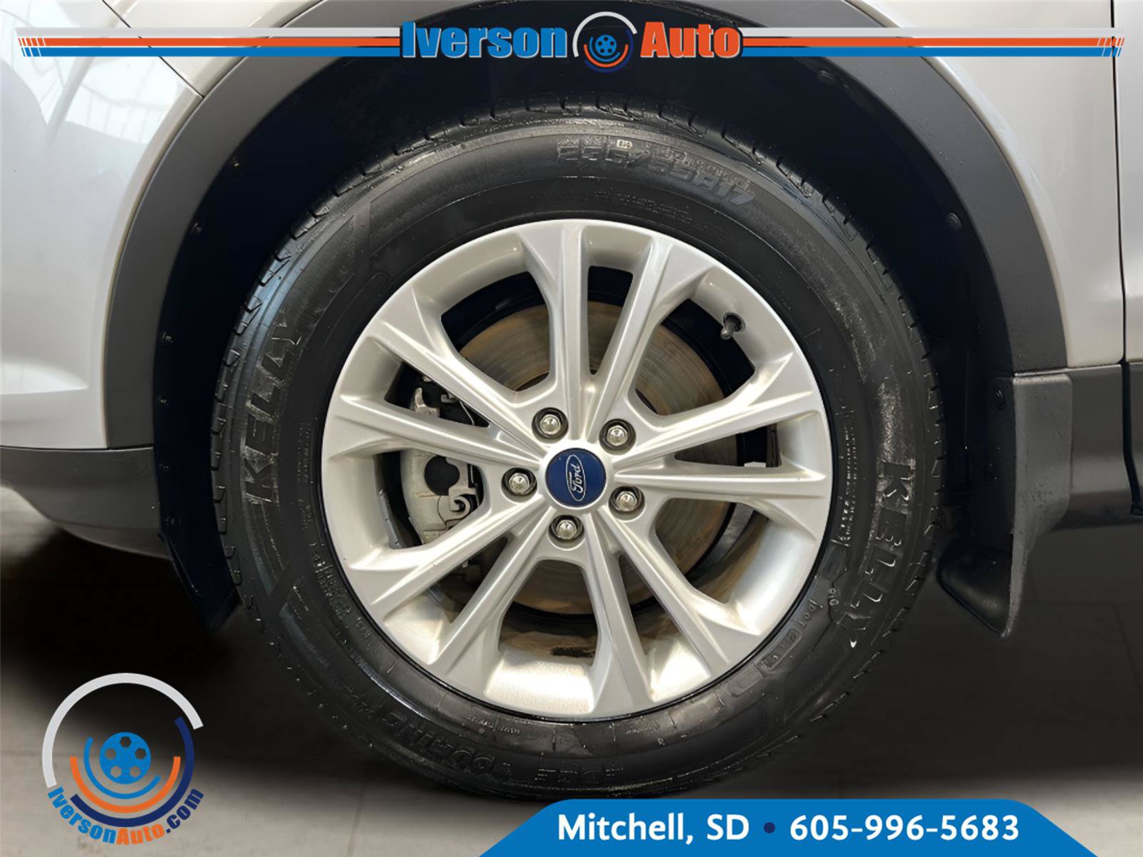 Used 2019 Ford Escape SEL AWD/4WD image 9
