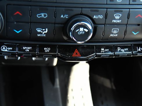 Used 2025 Dodge Durango GT AWD/4WD image 27