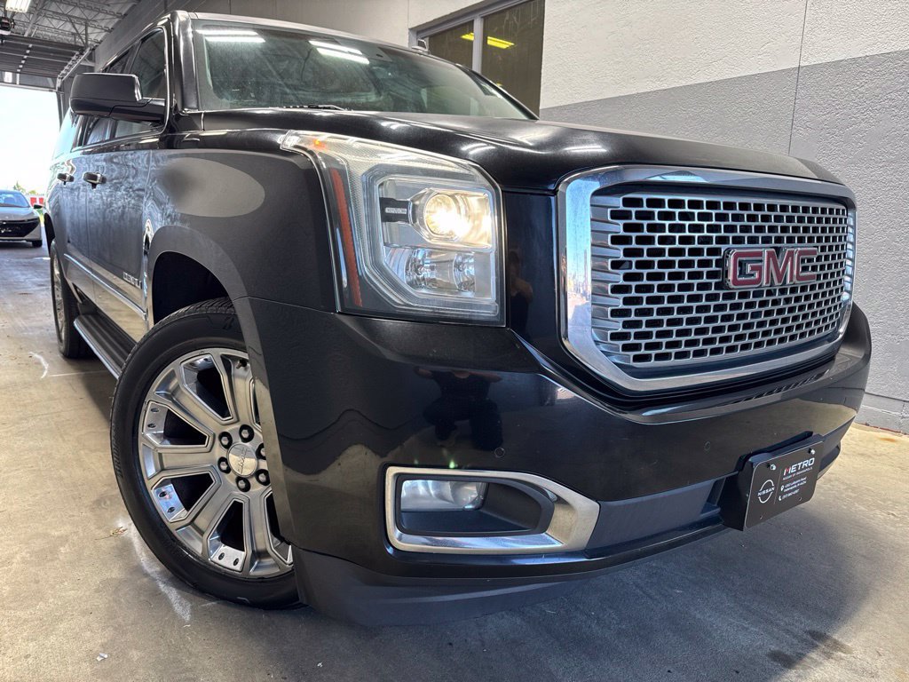 Used 2015 GMC Yukon XL Denali w/ Touring Package AWD/4WD image 2