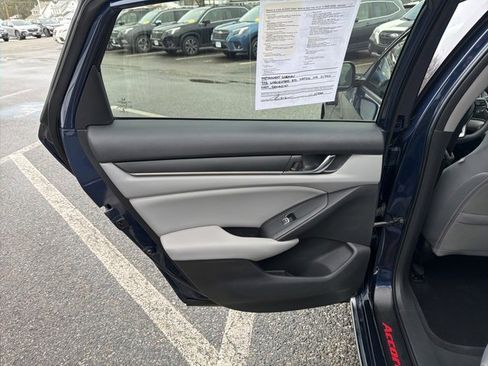 Used 2018 Honda Accord EX image 37