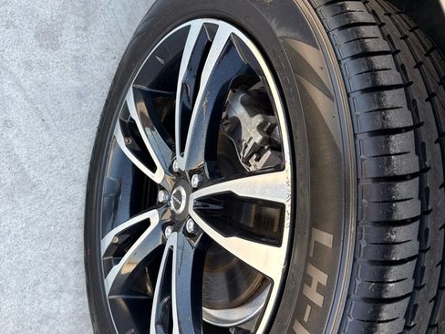 Used 2018 Volvo V90 T5 Cross Country w/ Convenience Package image 17