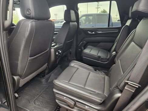 Used 2023 GMC Yukon Denali image 3