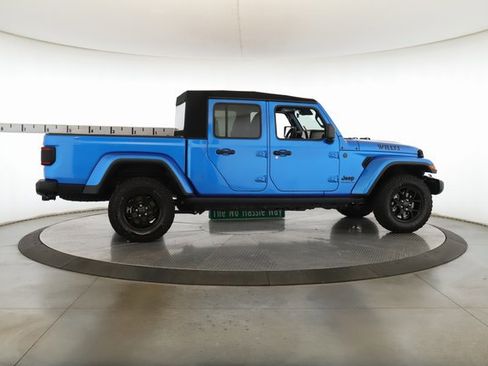 Used 2024 Jeep Gladiator Sport image 6