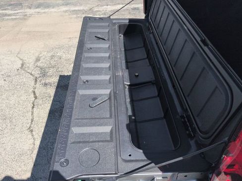 Used 2025 Chevrolet Colorado Trail Boss image 32