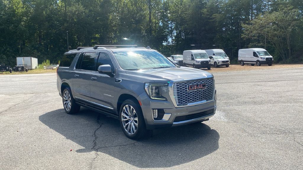 Used 2022 GMC Yukon XL Denali w/ Advanced Technology Package RWD image 3