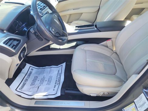 Used 2017 Lincoln MKZ Reserve image 13