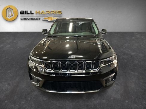 Used 2023 Jeep Grand Cherokee Laredo AWD/4WD image 8