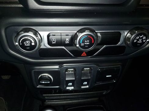 Used 2018 Jeep Wrangler Sport AWD/4WD image 20