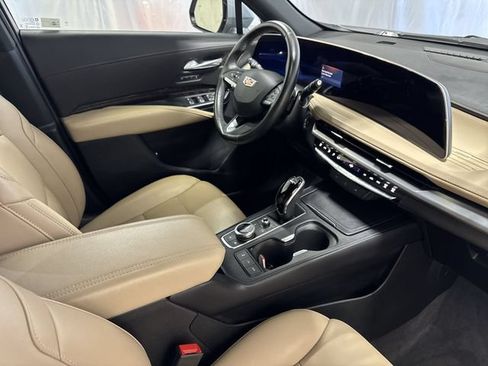 Certified 2025 Cadillac XT4 Premium Luxury FWD image 28