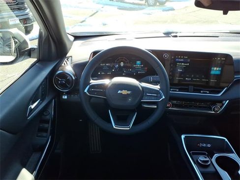 New 2026 Chevrolet Equinox LT w/ Convenience Package II image 14