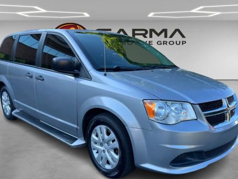 Used 2019 Dodge Grand Caravan SE w/ UConnect Hands-Free Group FWD image 7