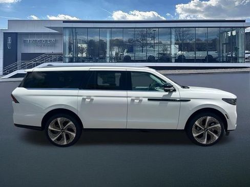 New 2027 Lincoln Navigator L Black Label AWD/4WD image 8