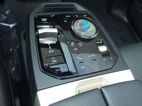 Used 2024 BMW iX xDrive50 w/ Premium Package image 16