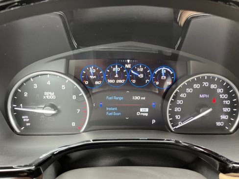 Used 2017 Cadillac XT5 Platinum w/ Driver Assist Package AWD/4WD image 10