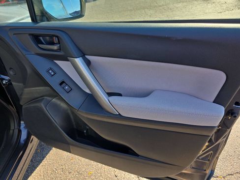 Used 2015 Subaru Forester 2.5i w/ Alloy Wheel Package image 28