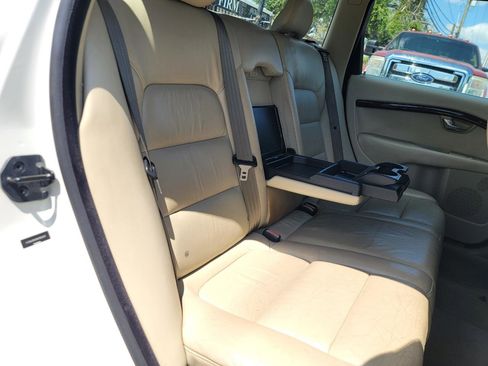 Used 2008 Volvo V70 image 16