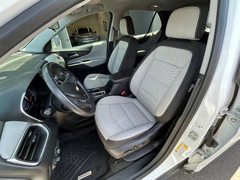 Used 2019 Chevrolet Equinox LT w/ Driver Convenience Package image 12