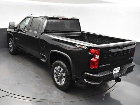 Used 2024 Chevrolet Silverado 2500 Custom w/ Custom Value Package image 34