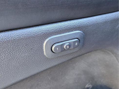 Used 2018 Jeep Grand Cherokee Overland image 10