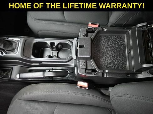 Used 2021 Jeep Gladiator Willys image 38