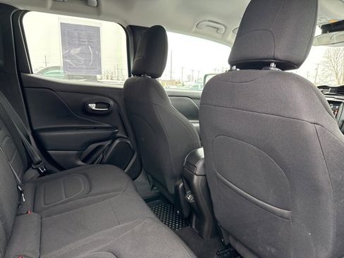 Used 2022 Jeep Renegade Latitude image 27