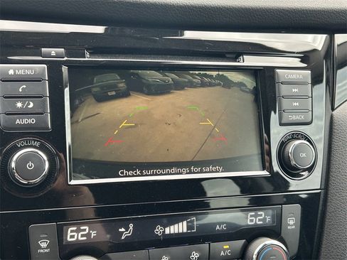 Used 2020 Nissan Rogue Sport SV image 31