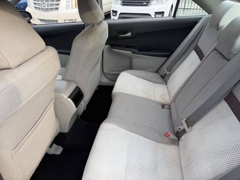 Used 2012 Toyota Camry LE FWD image 10