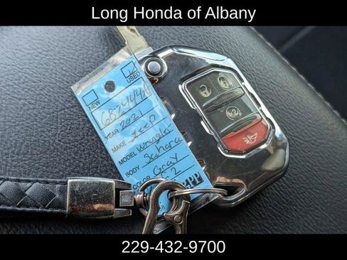 Used 2021 Jeep Wrangler Unlimited Sahara w/ Safety Group AWD/4WD image 29