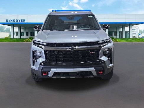 New 2026 Chevrolet Traverse Z71 w/ Enhanced Driving Package image 3