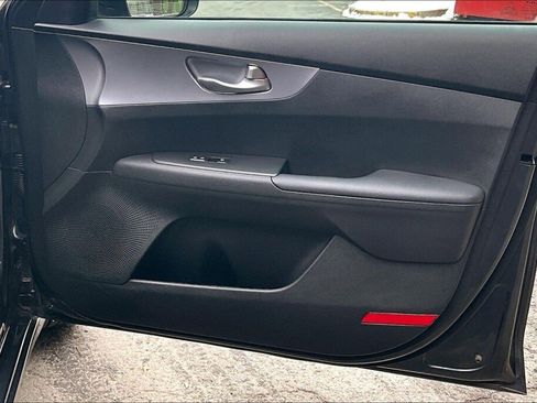 Used 2022 Kia Forte LXS image 13