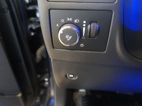 Used 2014 Dodge Challenger R/T image 13