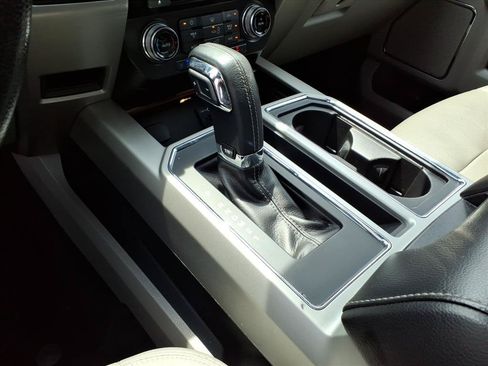 Used 2015 Ford F150 Lariat w/ Equipment Group 502A Luxury AWD/4WD image 19