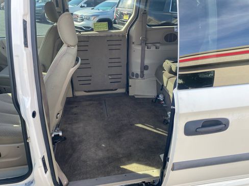 Used 2006 Dodge Grand Caravan SE w/ Popular Equipment Group I image 11