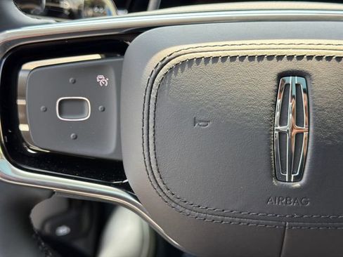 New 2026 Lincoln Nautilus Reserve AWD/4WD image 30