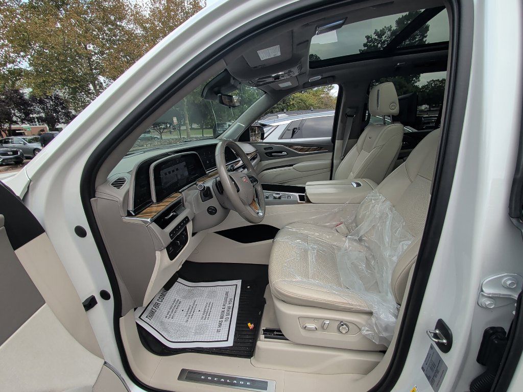 Used 2021 Cadillac Escalade Sport Platinum AWD/4WD image 9