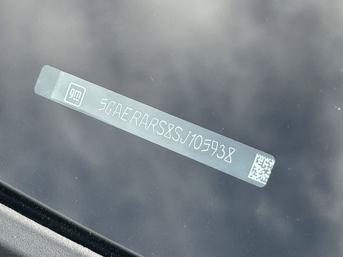 Used 2025 Buick Enclave Preferred w/ Power Package image 34