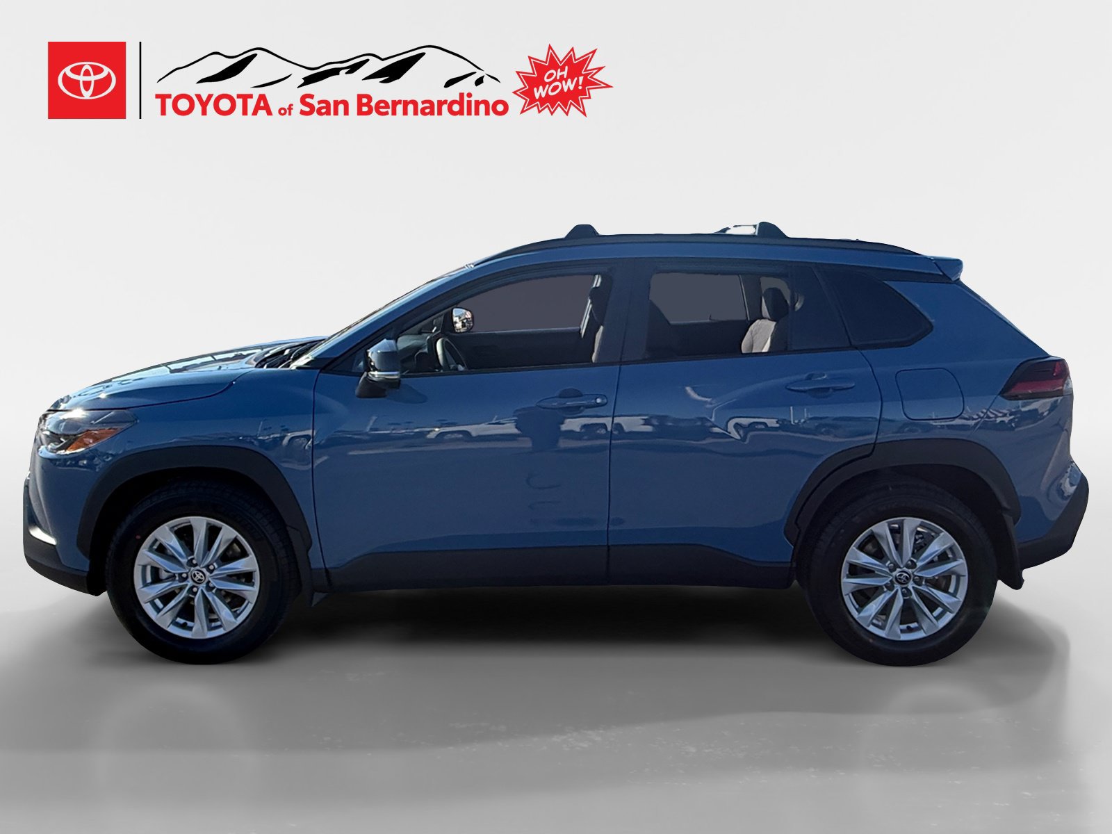 New 2026 Toyota Corolla Cross LE w/ Moonroof Package FWD image 2