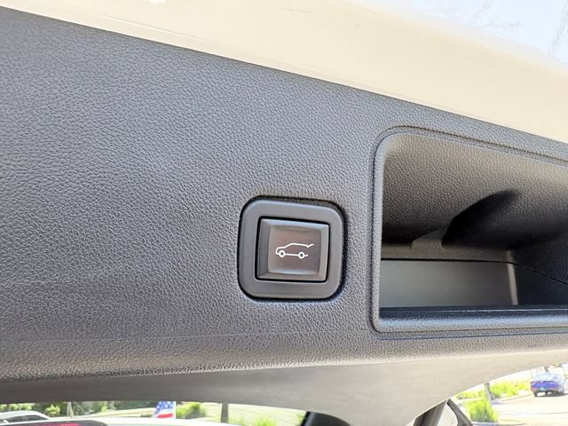 Used 2023 GMC Terrain SLT w/ Tech Package AWD/4WD image 30