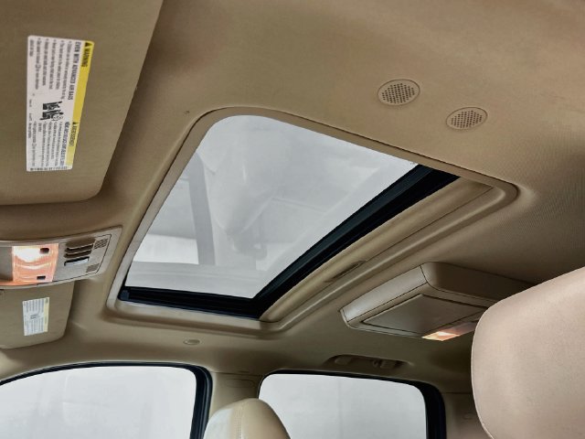 Used 2013 GMC Yukon XL Denali AWD/4WD image 27