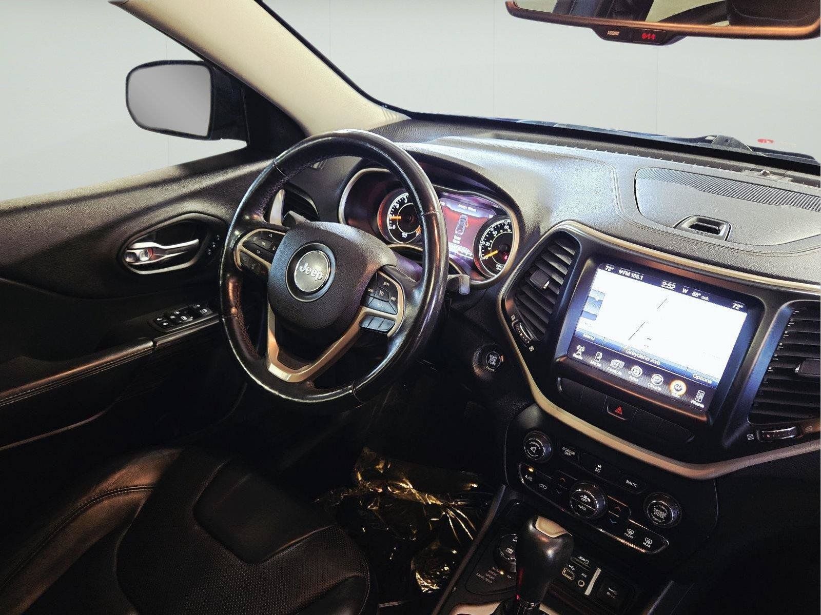 Used 2014 Jeep Cherokee Limited w/ Luxury Group AWD/4WD image 52
