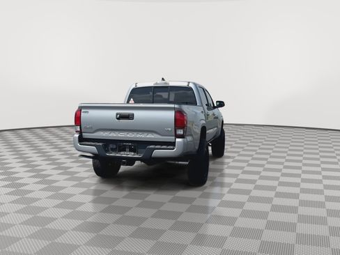 Used 2022 Toyota Tacoma SR AWD/4WD image 8