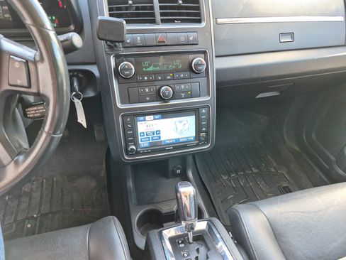 Used 2010 Dodge Journey R/T w/ Flexible Seating Group AWD/4WD image 8