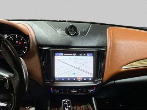 Used 2022 Maserati Levante GT image 16