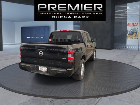 Used 2024 Nissan Frontier SV w/ Technology Package image 7