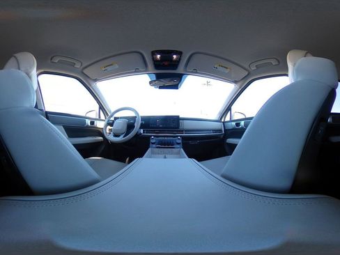 Used 2025 Hyundai Santa Fe SEL image 46