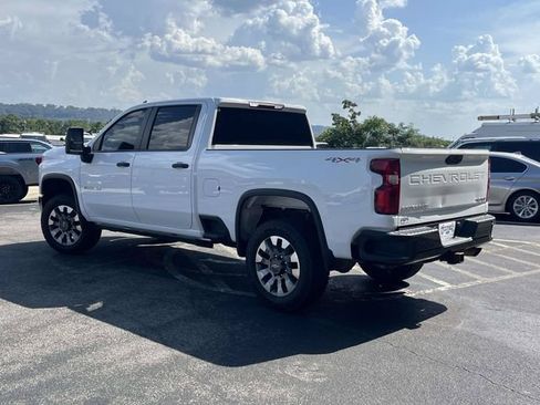 Used 2022 Chevrolet Silverado 2500 Custom w/ Custom Value Package AWD/4WD image 6