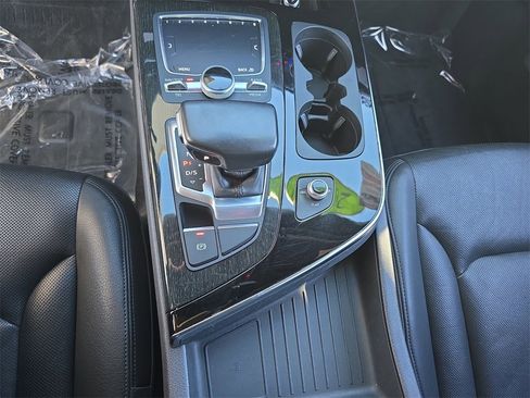 Used 2019 Audi Q7 3.0T Premium Plus w/ Premium Plus Package image 30