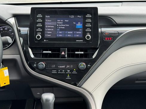 Used 2023 Toyota Camry SE image 13